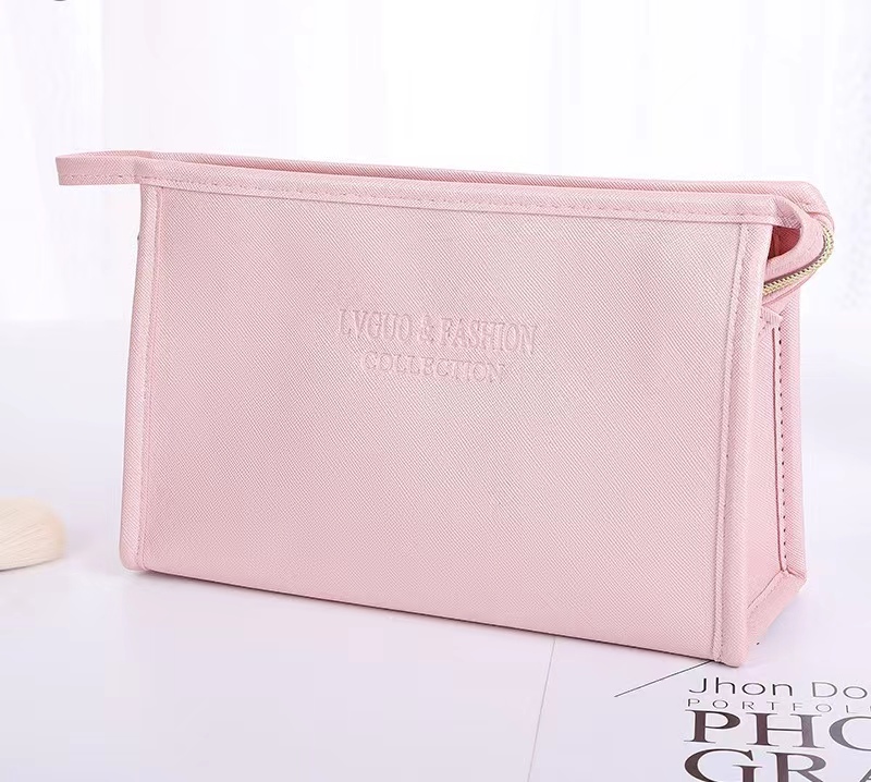 Cosmetic pouch