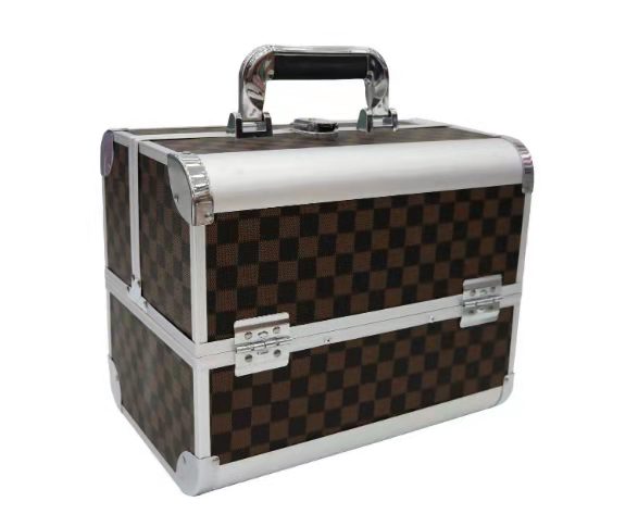 Aluminum makeup case